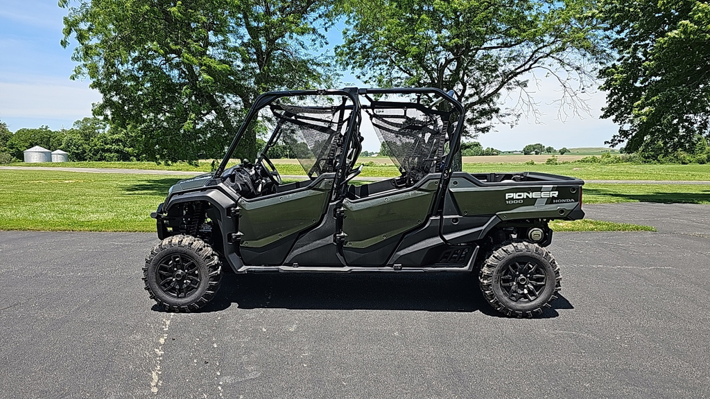 2025 Honda PIONEER 1000-6 Deluxe Crew in charleston IL