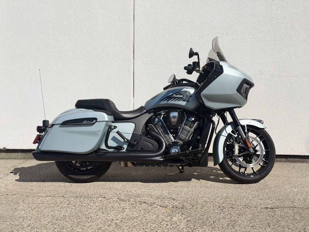 2025 Indian Challenger Dark Horse Frost Silver Smoke DARK HORSE in Huntsville, AL