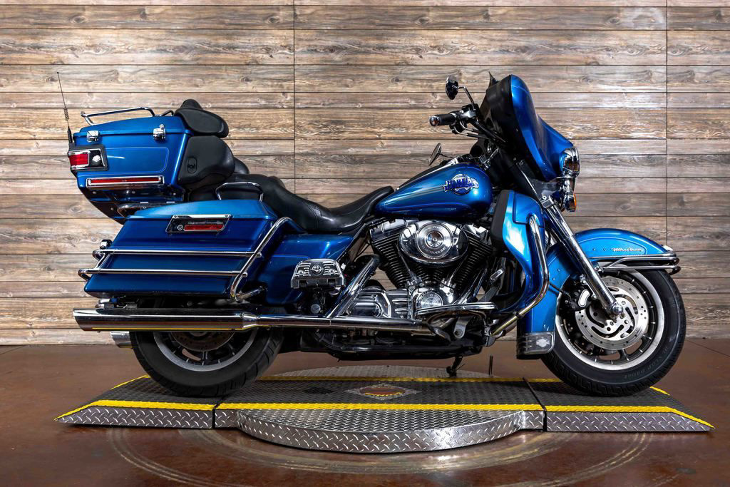 2005 Harley-Davidson FLHTCU ULTRA CLASSIC FLHTCU in Alton, IL