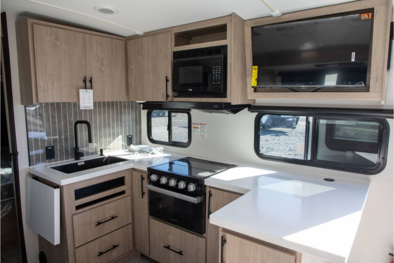 A photo of this 2025 Grand Design Imagine 2470BH