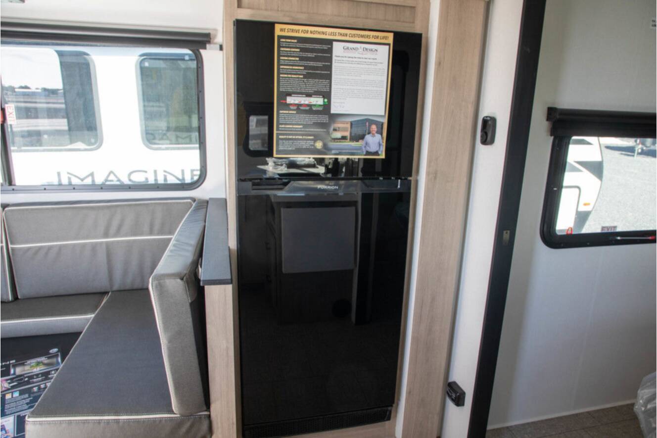 A photo of this 2025 Grand Design Imagine 2470BH
