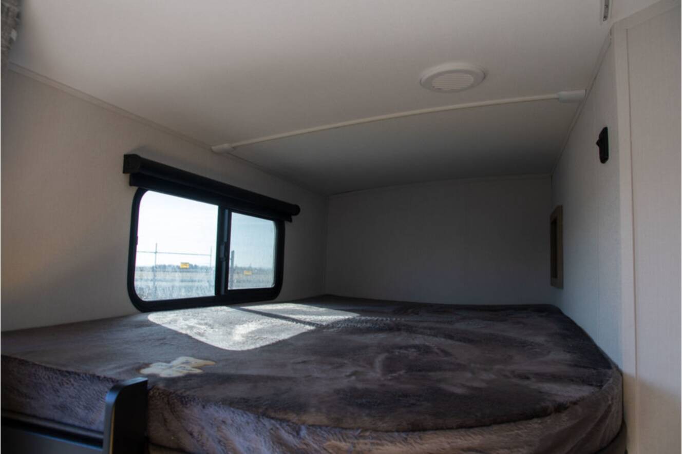 A photo of this 2025 Grand Design Imagine 2470BH