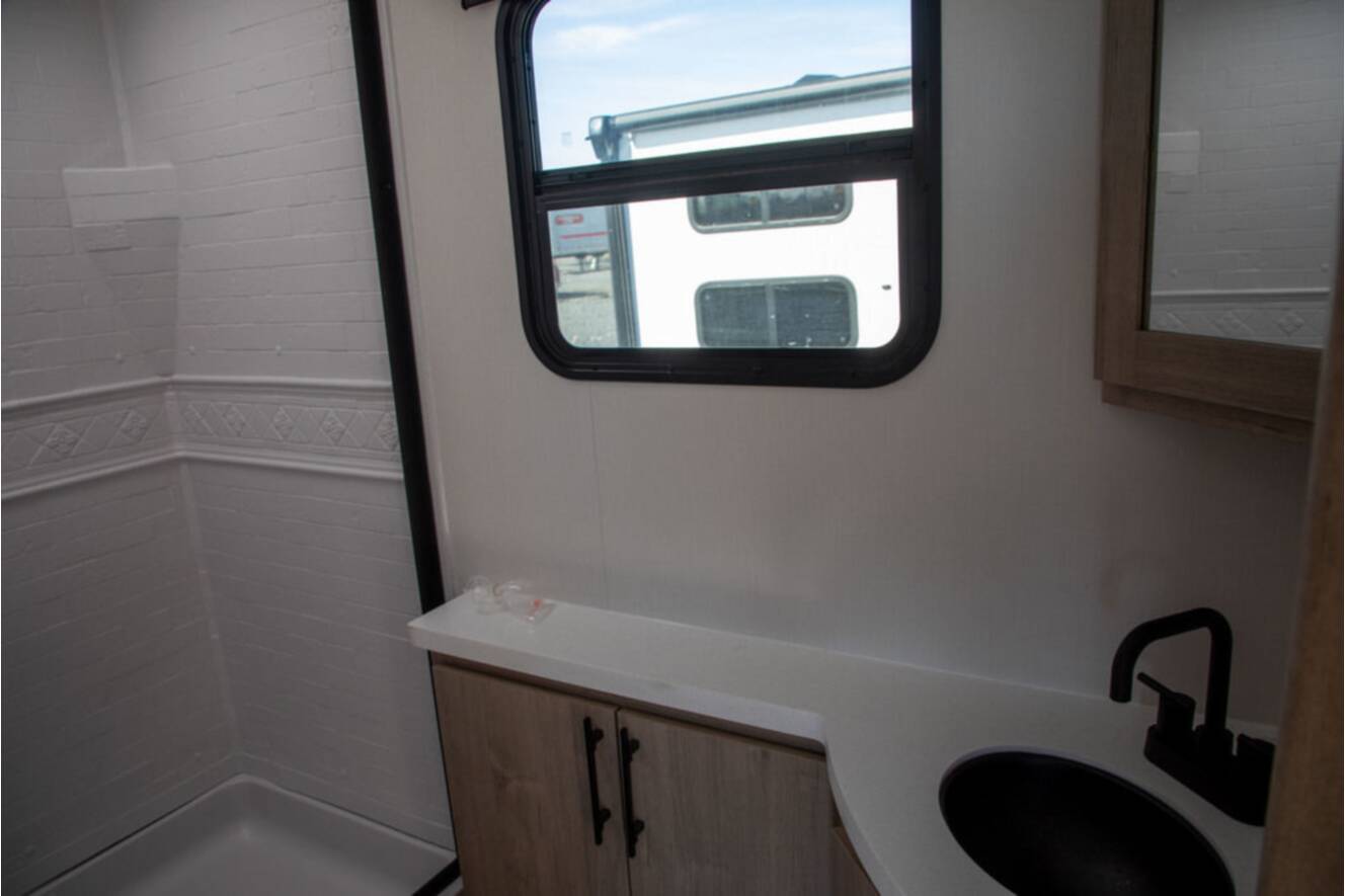 A photo of this 2025 Grand Design Imagine 2470BH