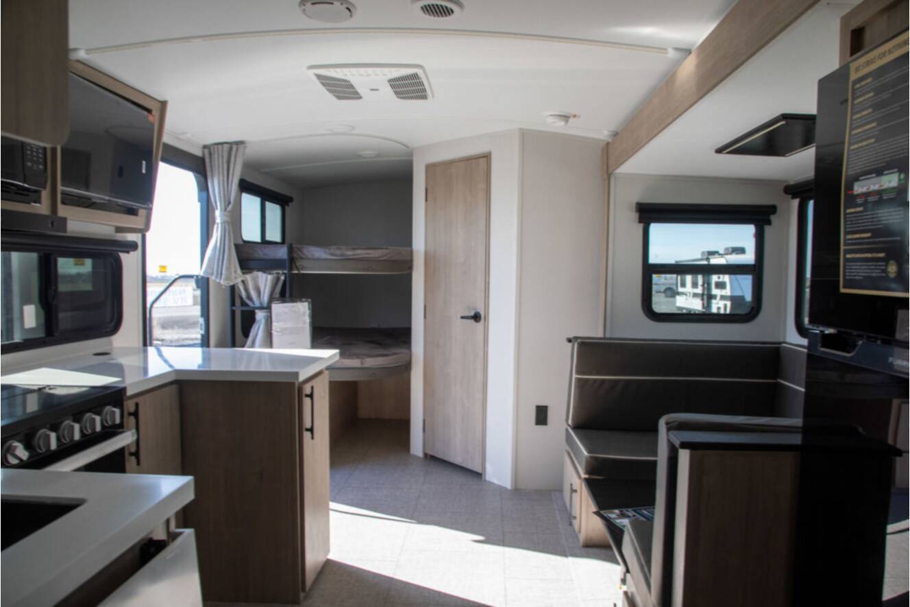 A photo of this 2025 Grand Design Imagine 2470BH