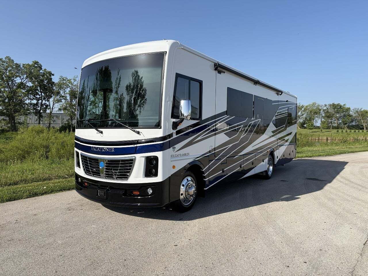 2027 Holiday Rambler Vacationer 33C in pendleton IN