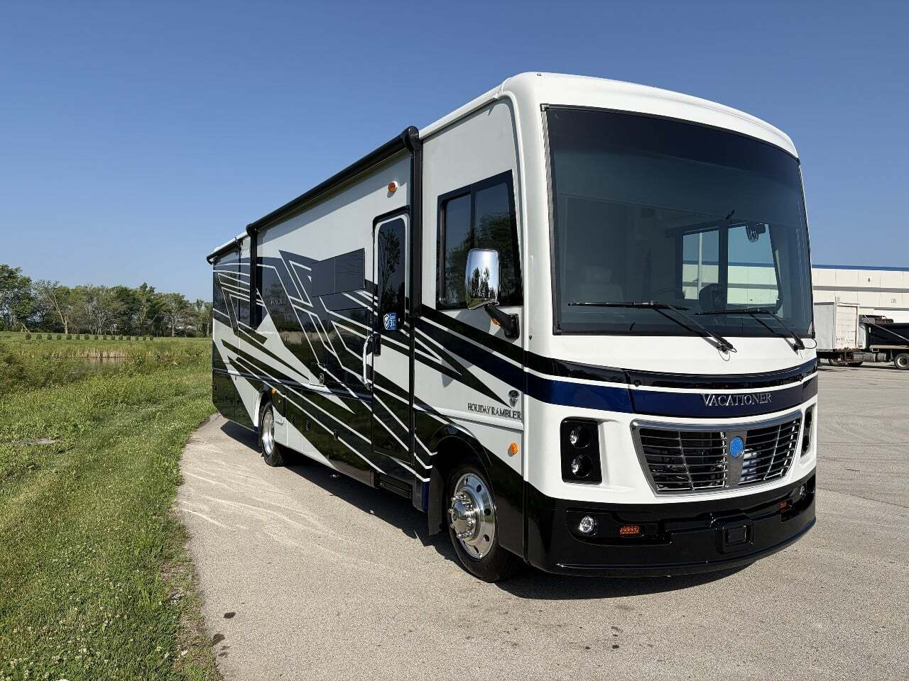 2027 Holiday Rambler Vacationer 33C in pendleton IN