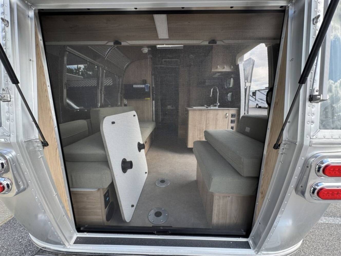 A photo of this 2027 Airstream FLYING CLOUD 25FB