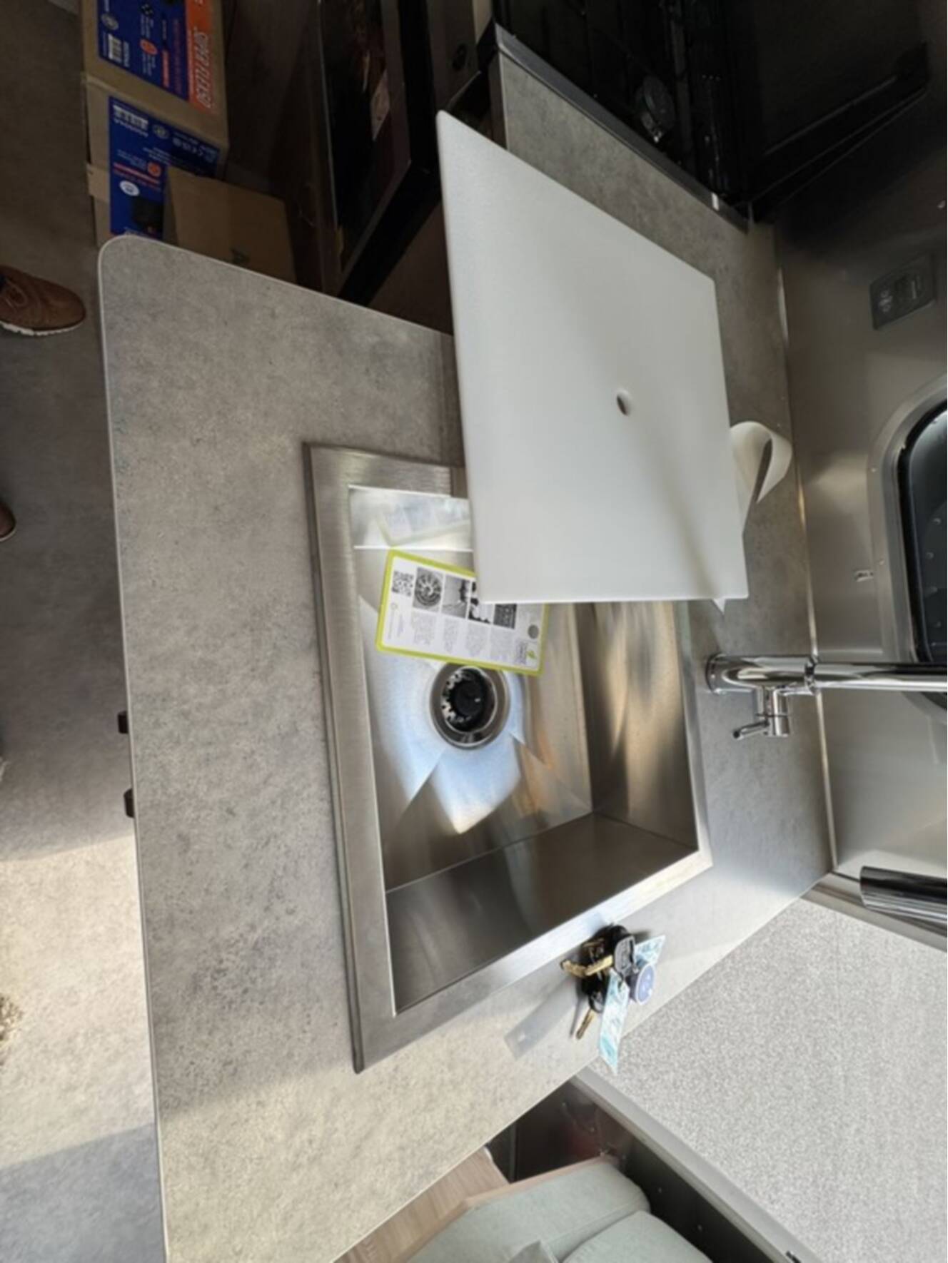 A photo of this 2027 Airstream FLYING CLOUD 25FB