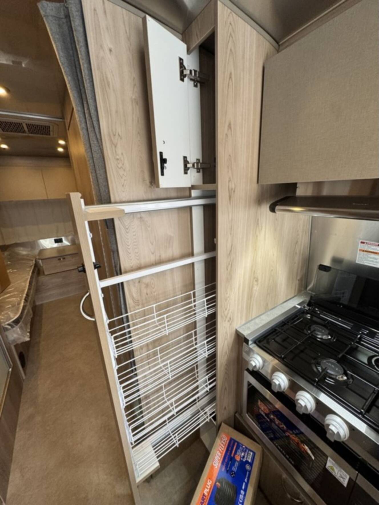 A photo of this 2027 Airstream FLYING CLOUD 25FB