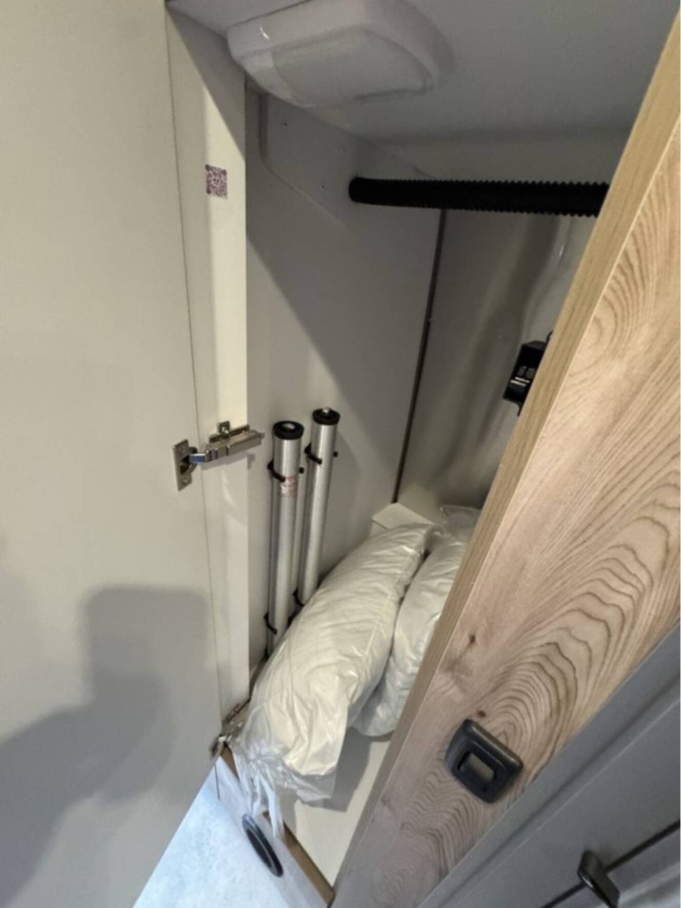 A photo of this 2027 Airstream FLYING CLOUD 25FB
