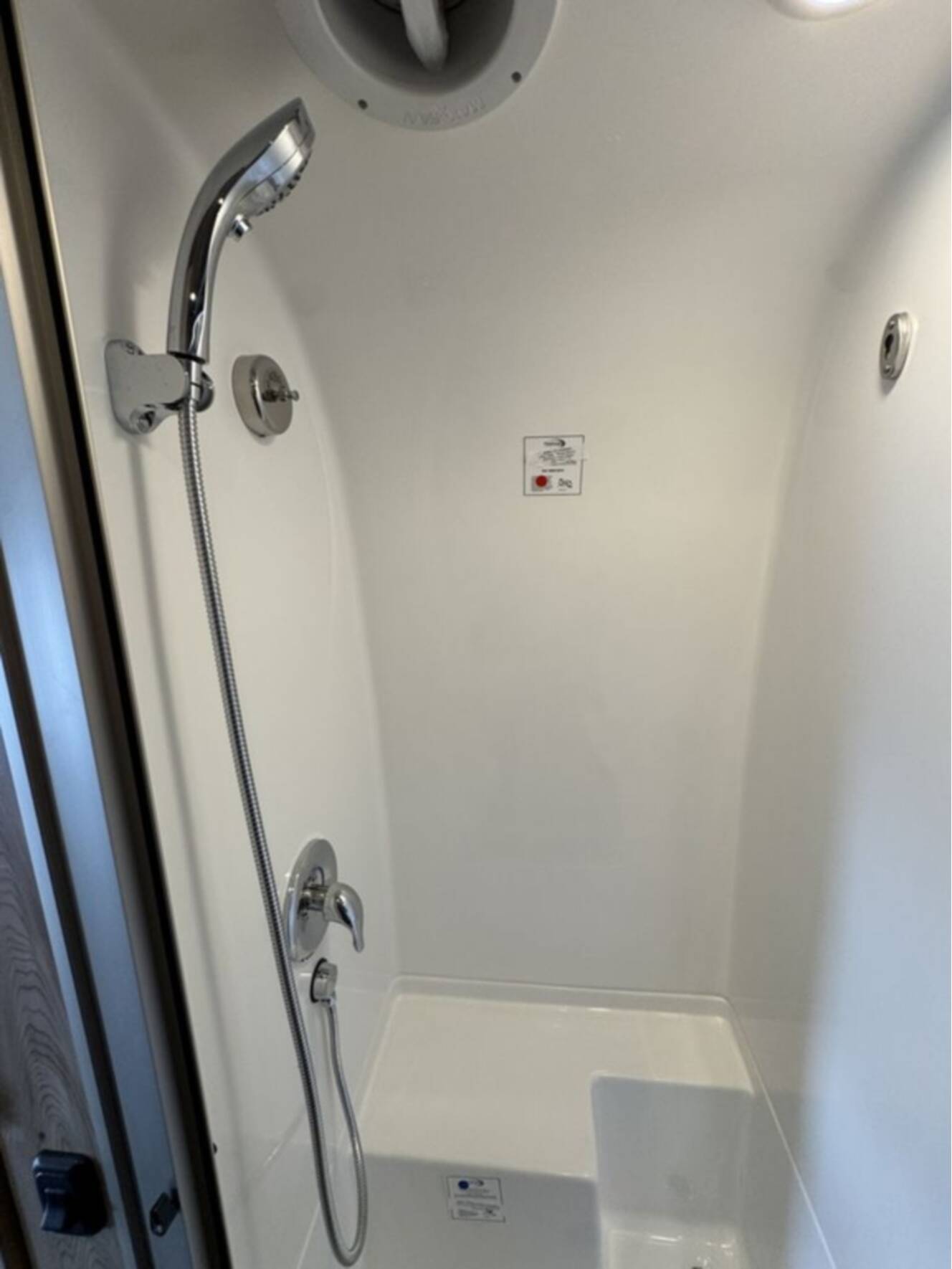 A photo of this 2027 Airstream FLYING CLOUD 25FB