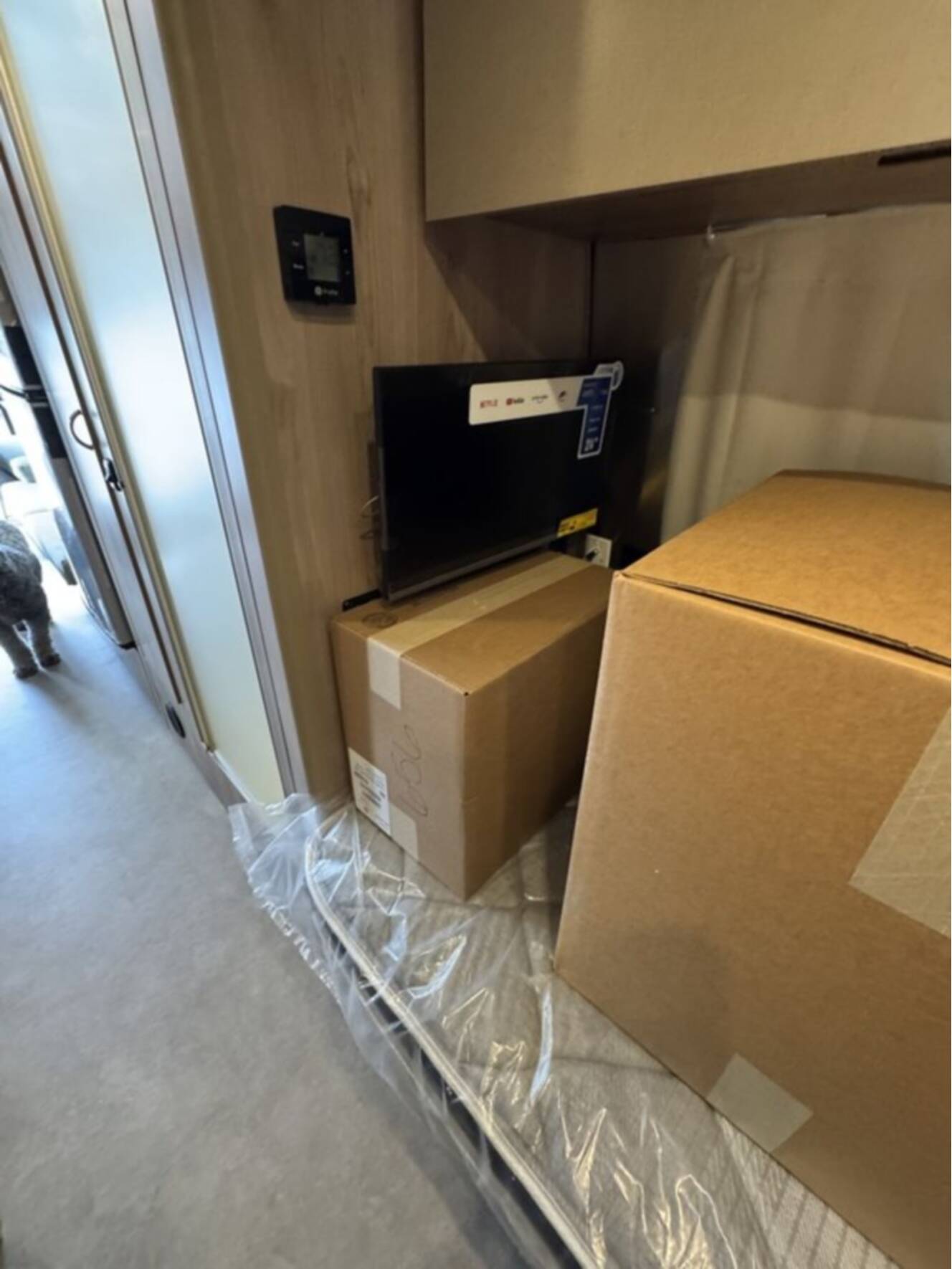 A photo of this 2027 Airstream FLYING CLOUD 25FB