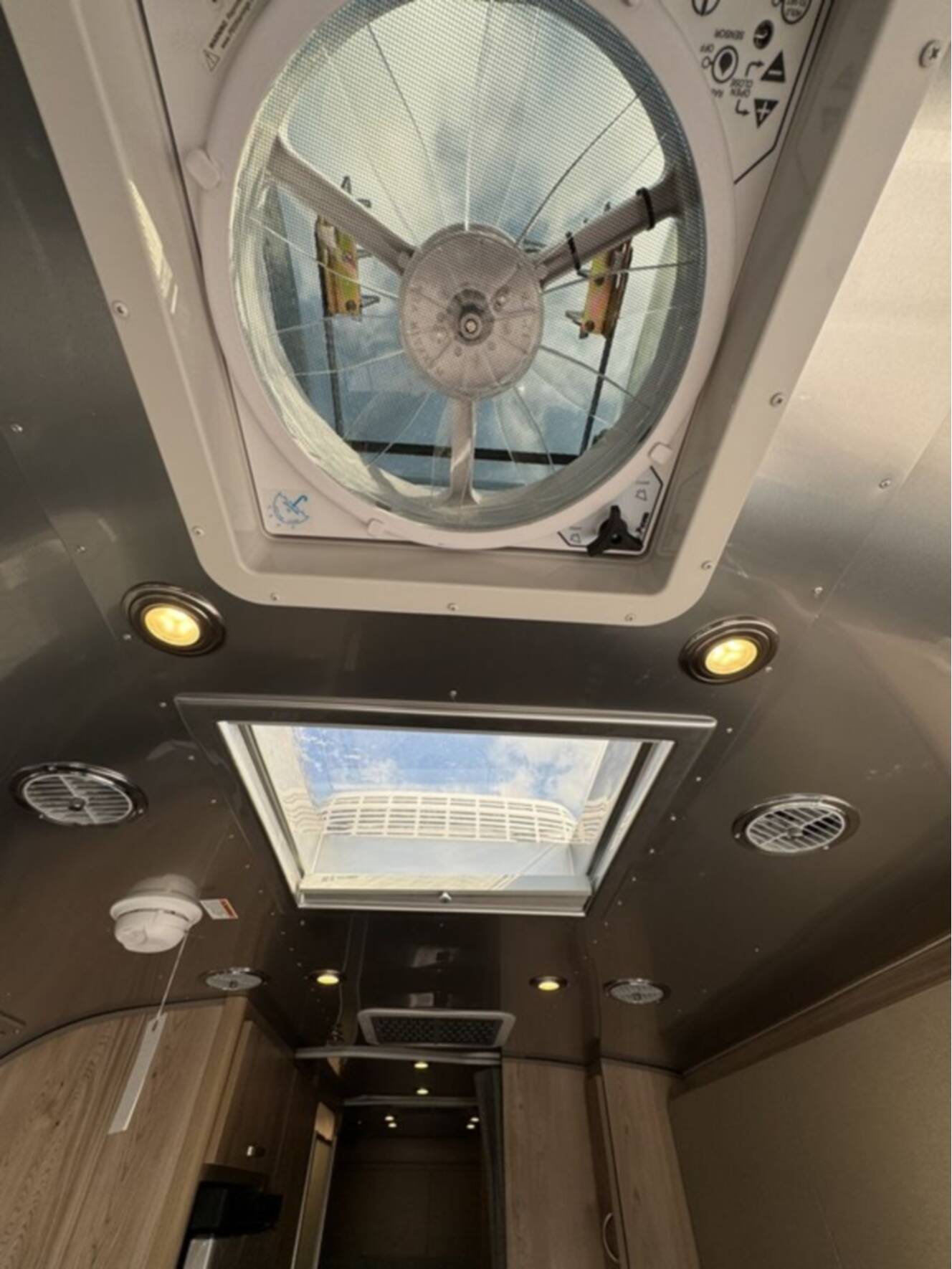 A photo of this 2027 Airstream FLYING CLOUD 25FB