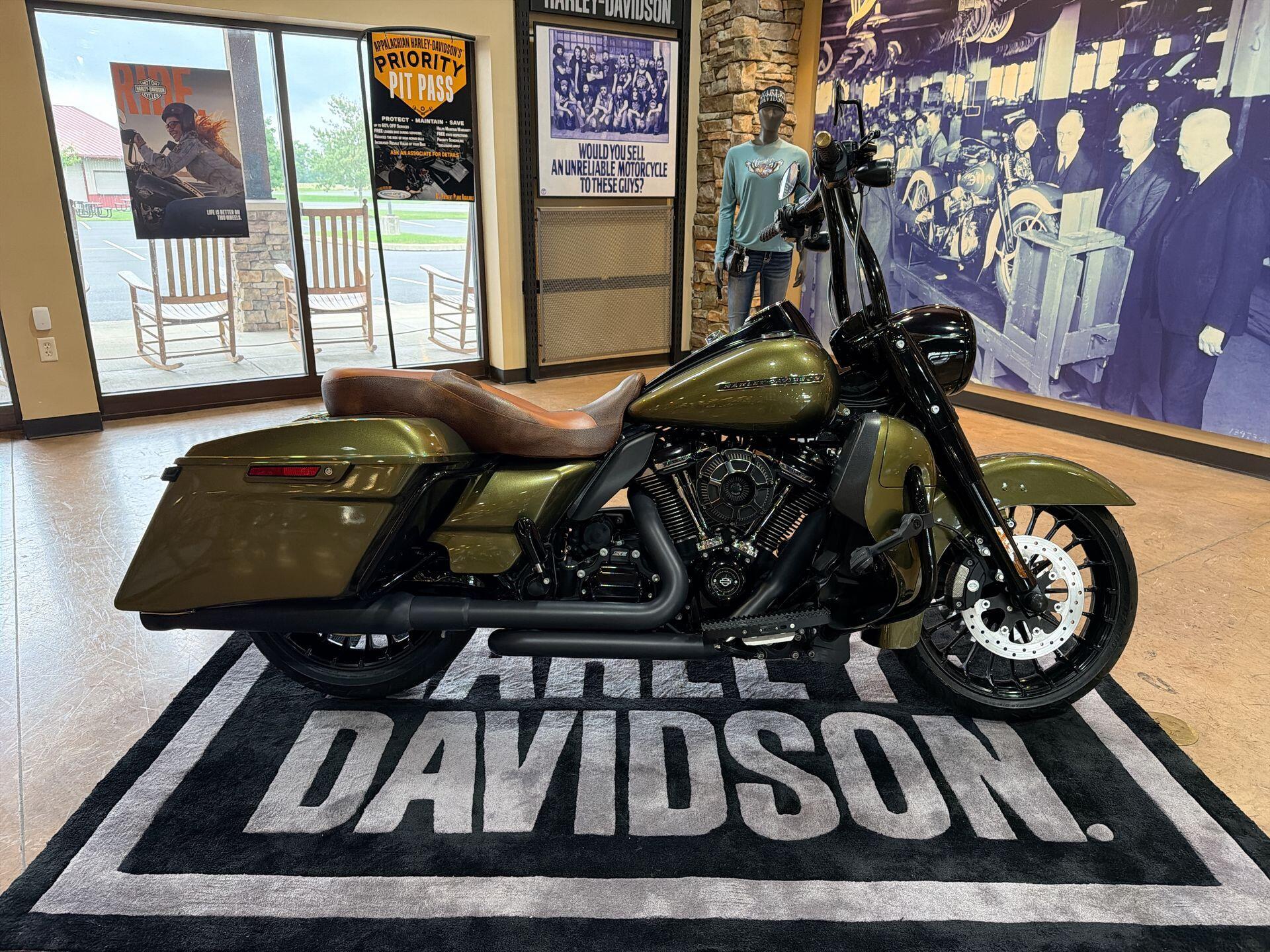 2018 Harley-Davidson Road King Special SPECIAL in Mechanicsburg, PA