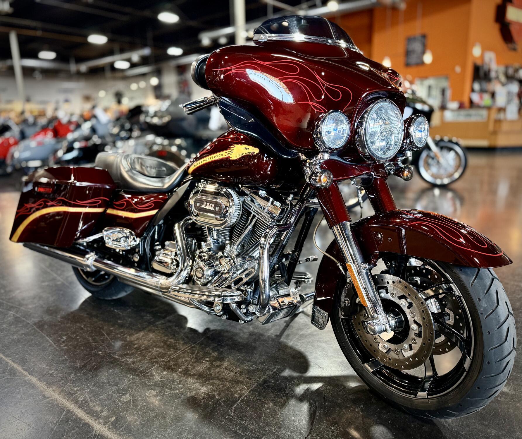 2010 Harley-Davidson CVO Street Glide CVO in Santa Maria, CA
