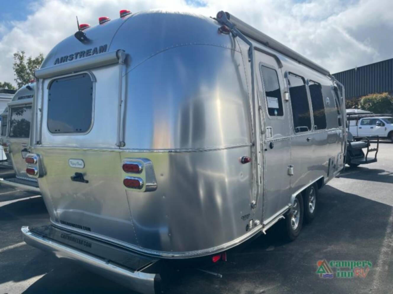 A photo of this 2021 Airstream Flying Cloud 23FBQ