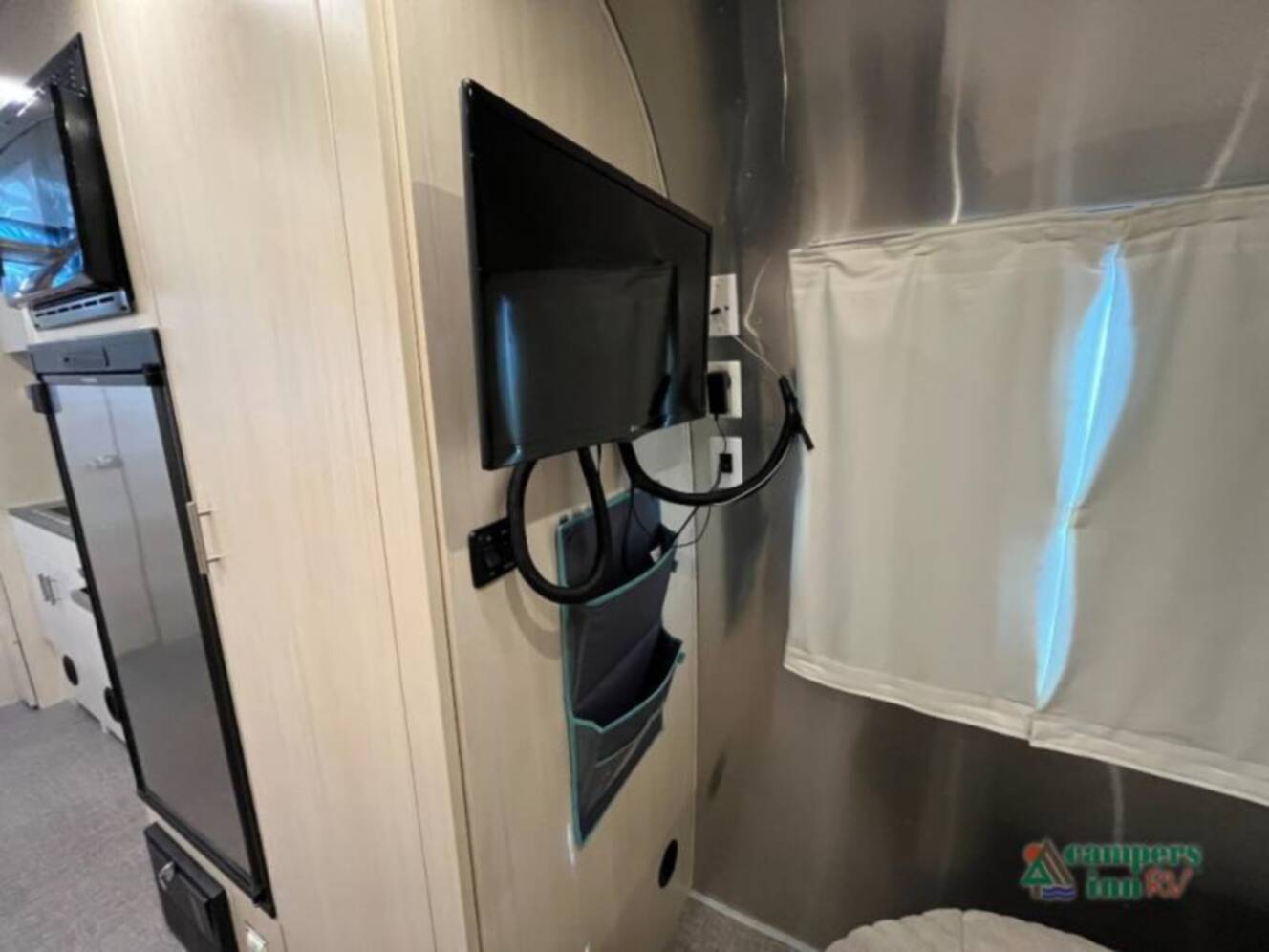 A photo of this 2021 Airstream Flying Cloud 23FBQ