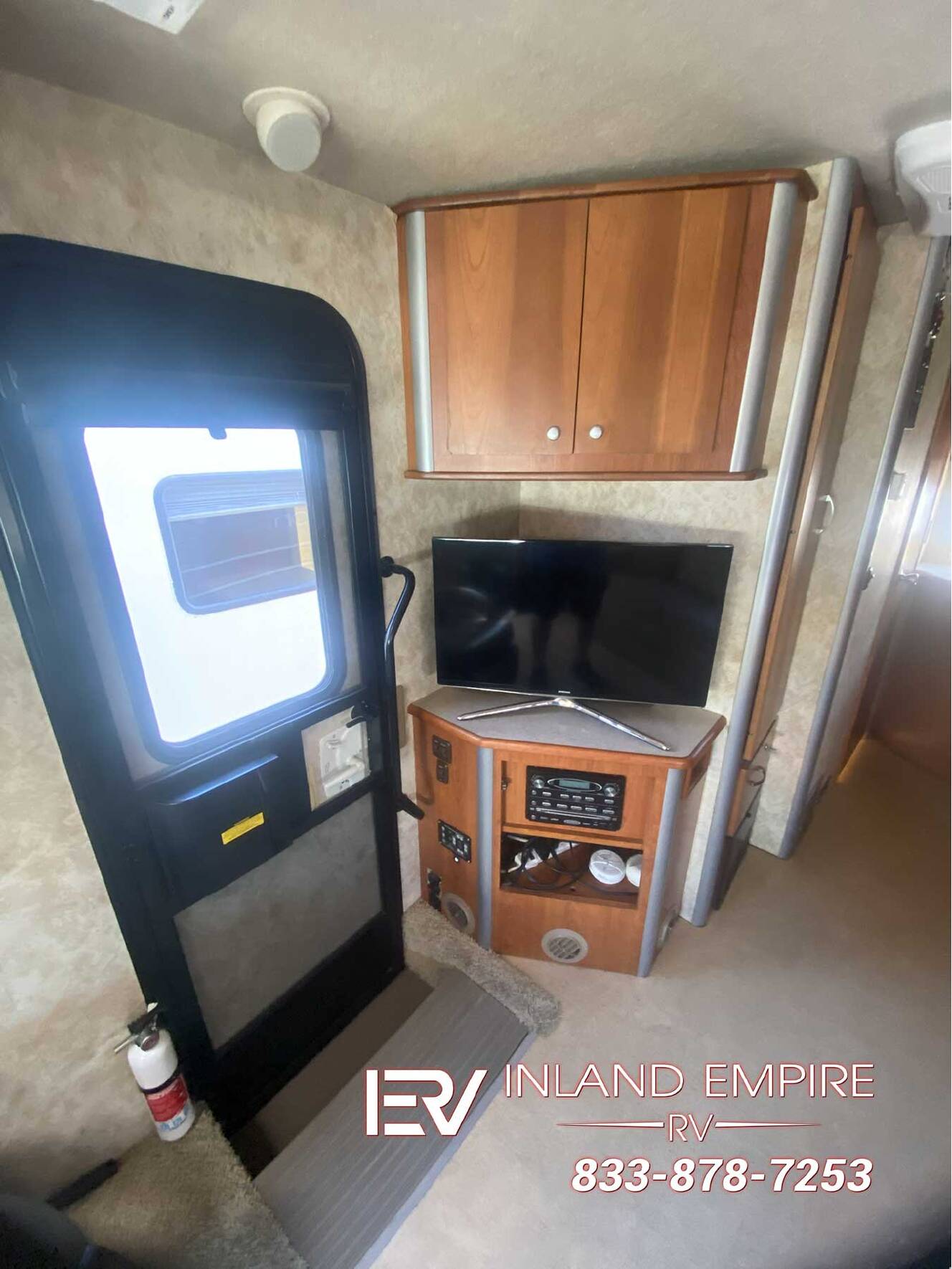A photo of this 2009 Itasca Navion 24A