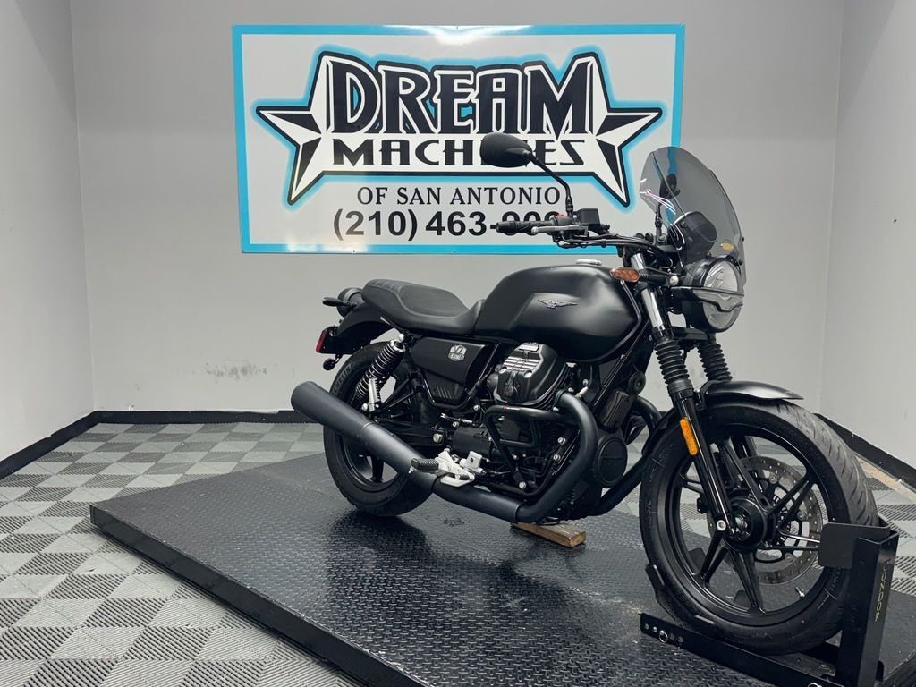 2024 Moto Guzzi V7 Stone STONE in San Antonio, TX