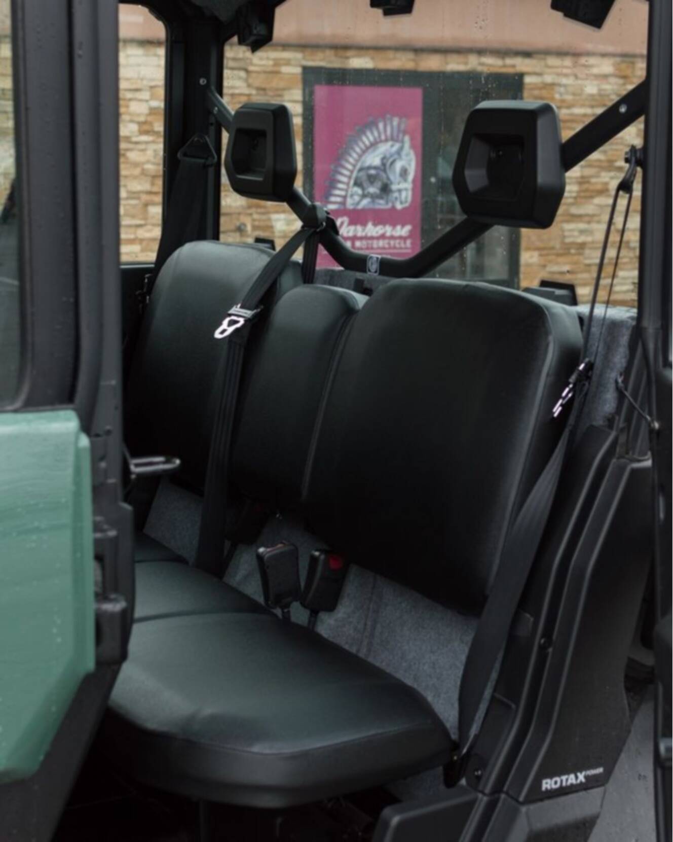 A photo of this 2026 Can-Am Defender MAX DPS CAB HD10