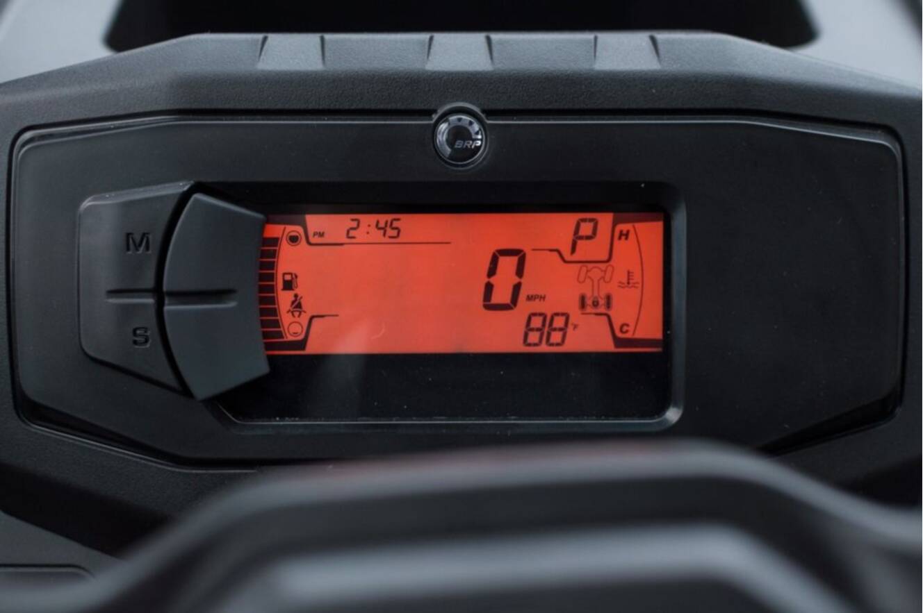 A photo of this 2026 Can-Am Defender MAX DPS CAB HD10