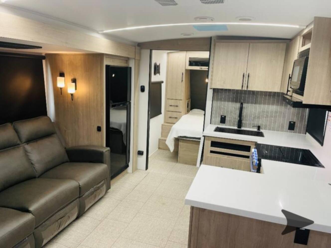 A photo of this 2025 Grand Design Imagine 2300MK