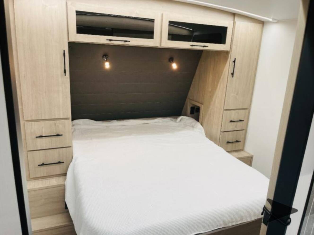A photo of this 2025 Grand Design Imagine 2300MK