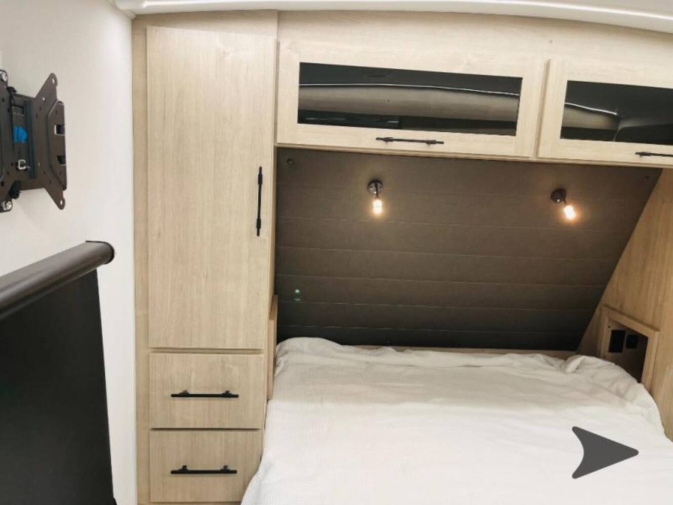 A photo of this 2025 Grand Design Imagine 2300MK