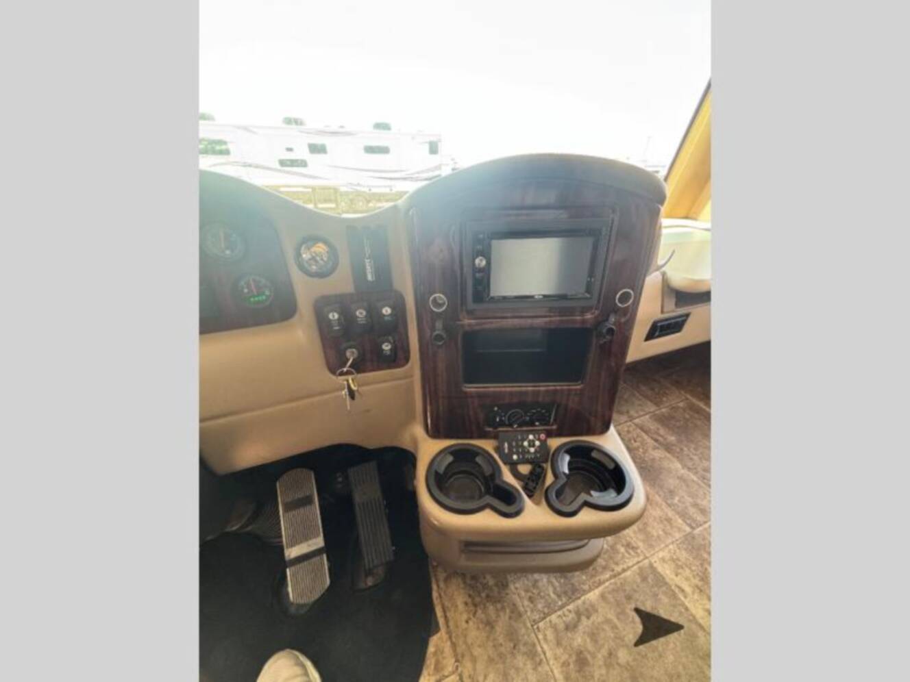 A photo of this 2014 Thor Motor Coach Palazzo 33.2