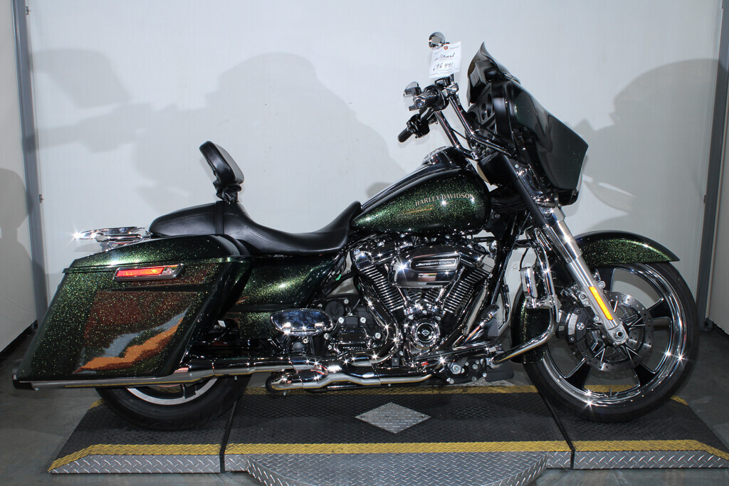 2018 Harley-Davidson Street Glide in Miami, FL
