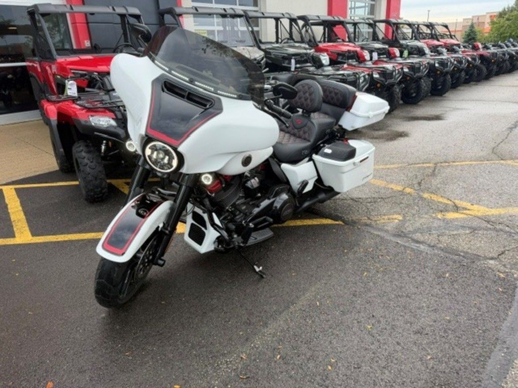 2021 Harley-Davidson® FLHXSE - CVO Street Glide® CVO in Marysville, OH