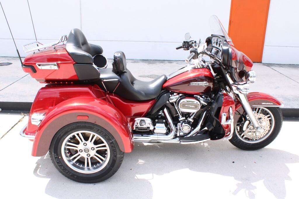 2018 Harley-Davidson Tri Glide Ultra ULTRA CLASSIC in Miami, FL