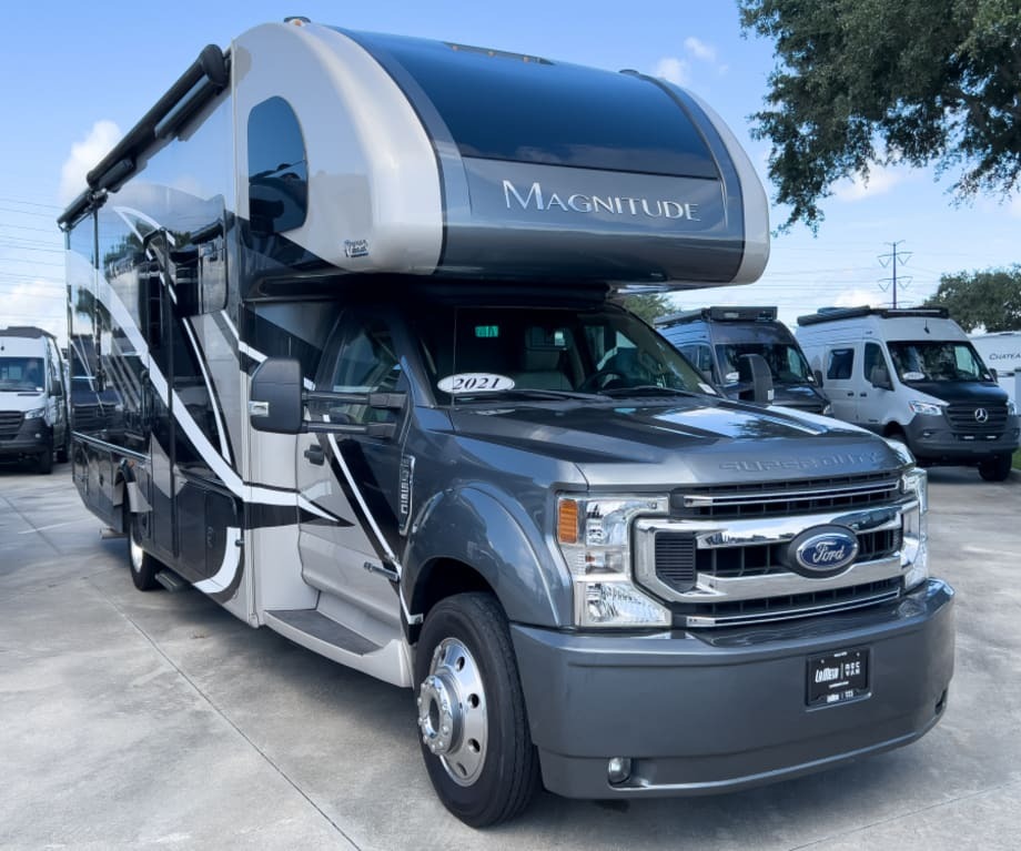 2021 Thor Motor Coach MAGNITUDE 4X4 XG32 4X4 in sanford FL