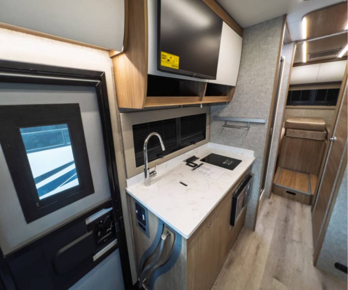 A photo of this 2027 Tiffin WAYFARER 25XLW
