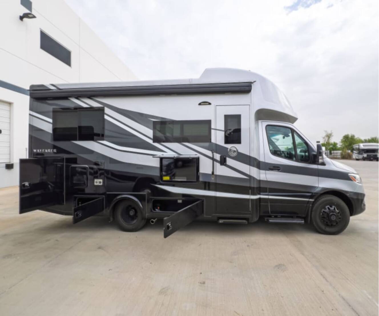 A photo of this 2027 Tiffin WAYFARER 25XLW