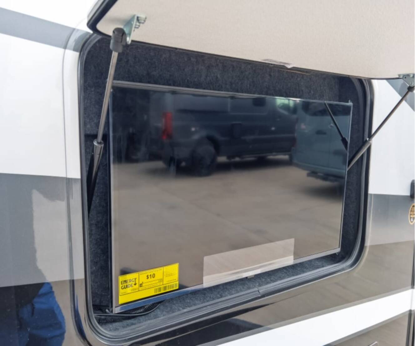 A photo of this 2027 Tiffin WAYFARER 25XLW