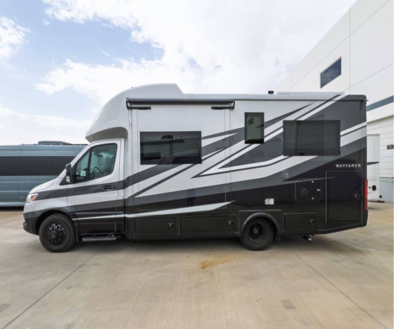 A photo of this 2027 Tiffin WAYFARER 25XLW
