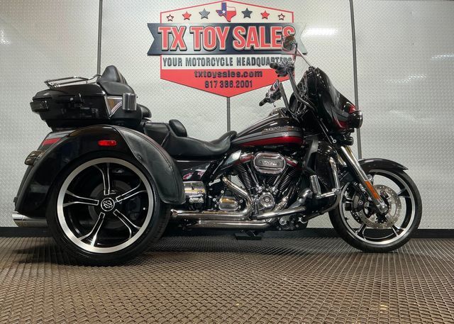 2020 Harley-Davidson Trike CVO Tri Glide CVO in Fort Worth, TX