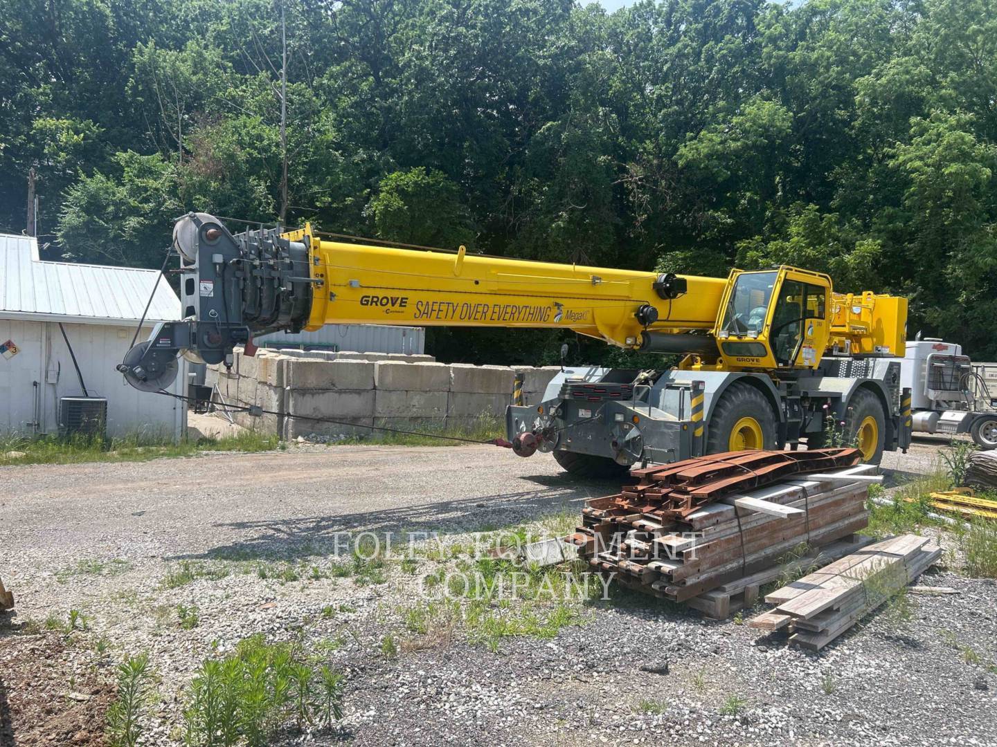 2016 GROVE CRANE RT770E in Wichita, KS