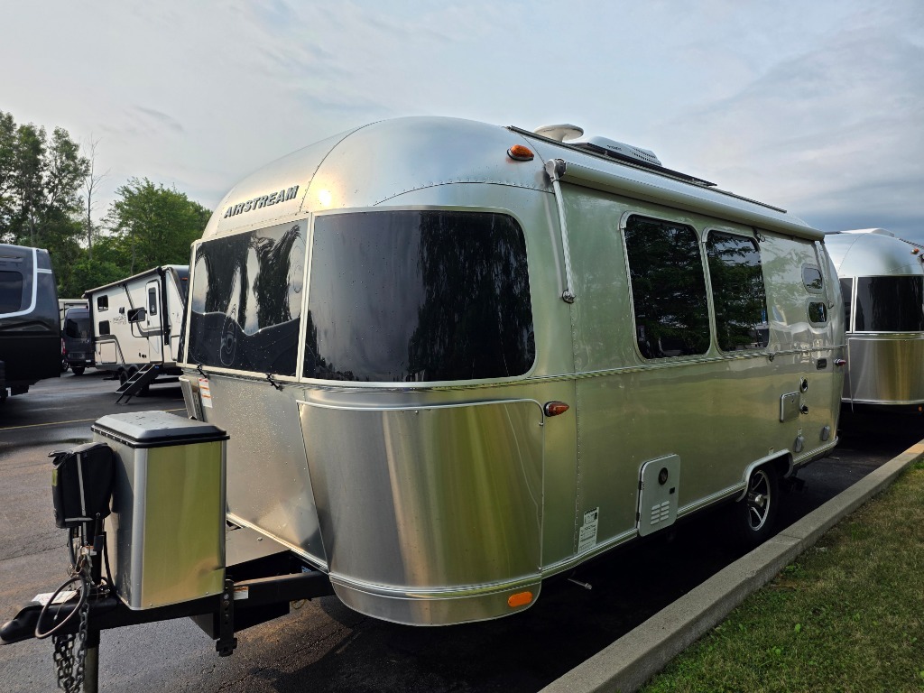 2024 Airstream Caravel 20FB in orchard park NY