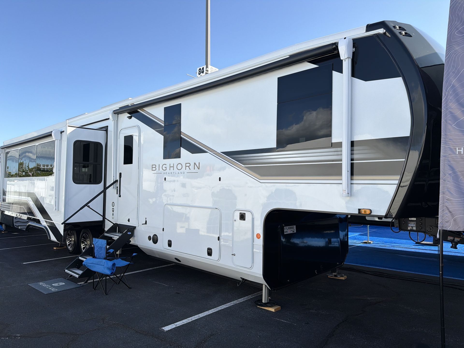 2027 Heartland Bighorn 38RE in manheim PA