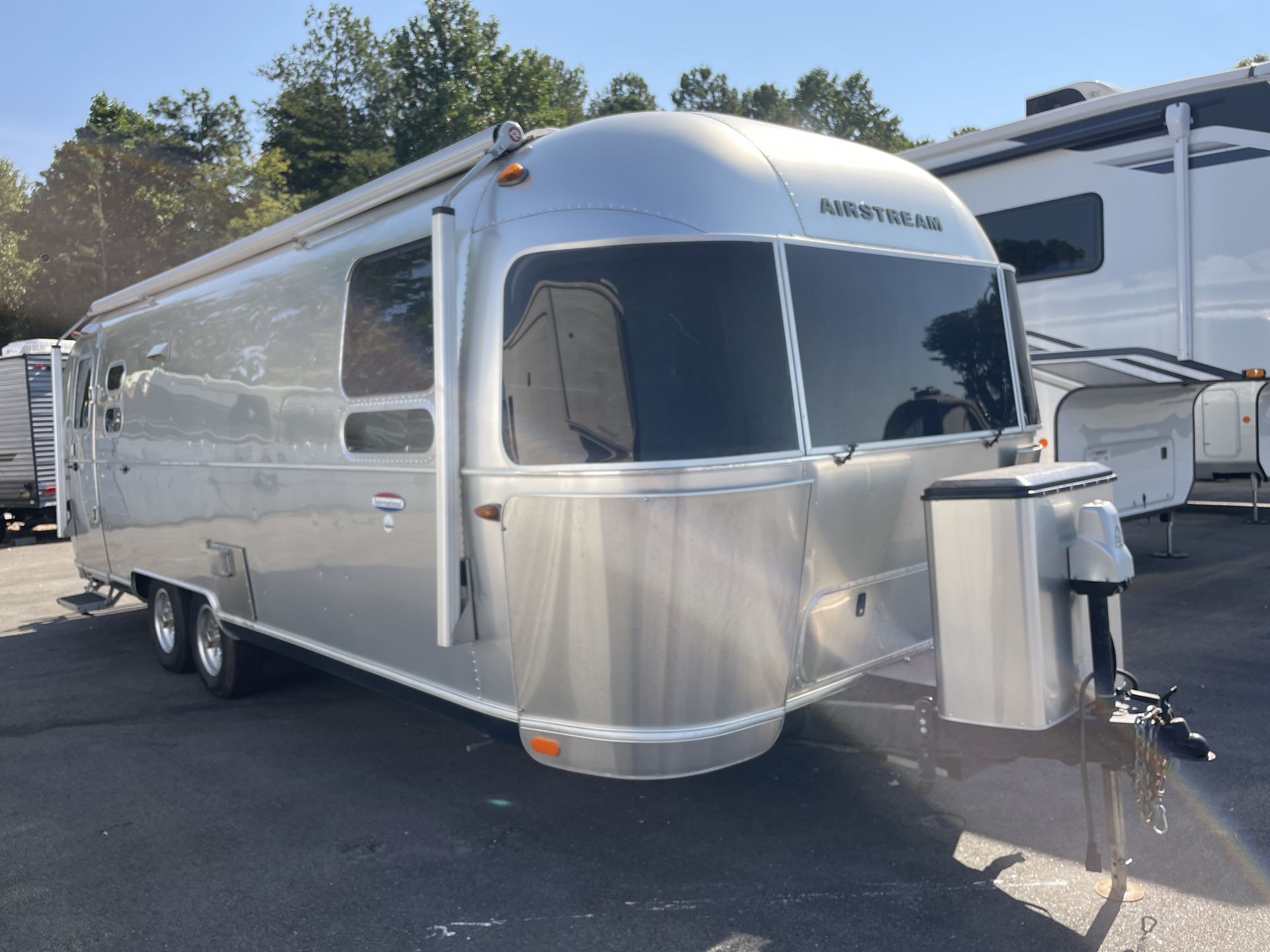 2017 Airstream International Serenity 27FB in buford GA