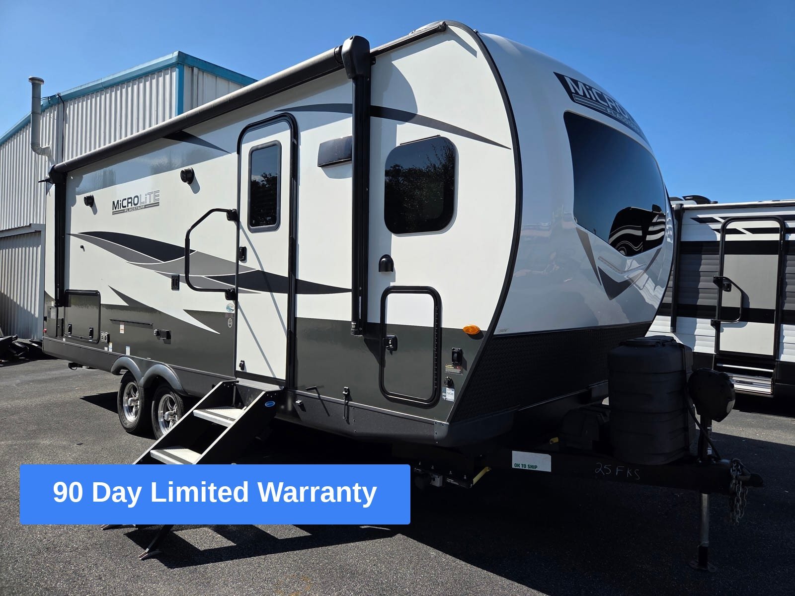 2024 Forest River Flagstaff Micro Lite 25FKS in lake park GA