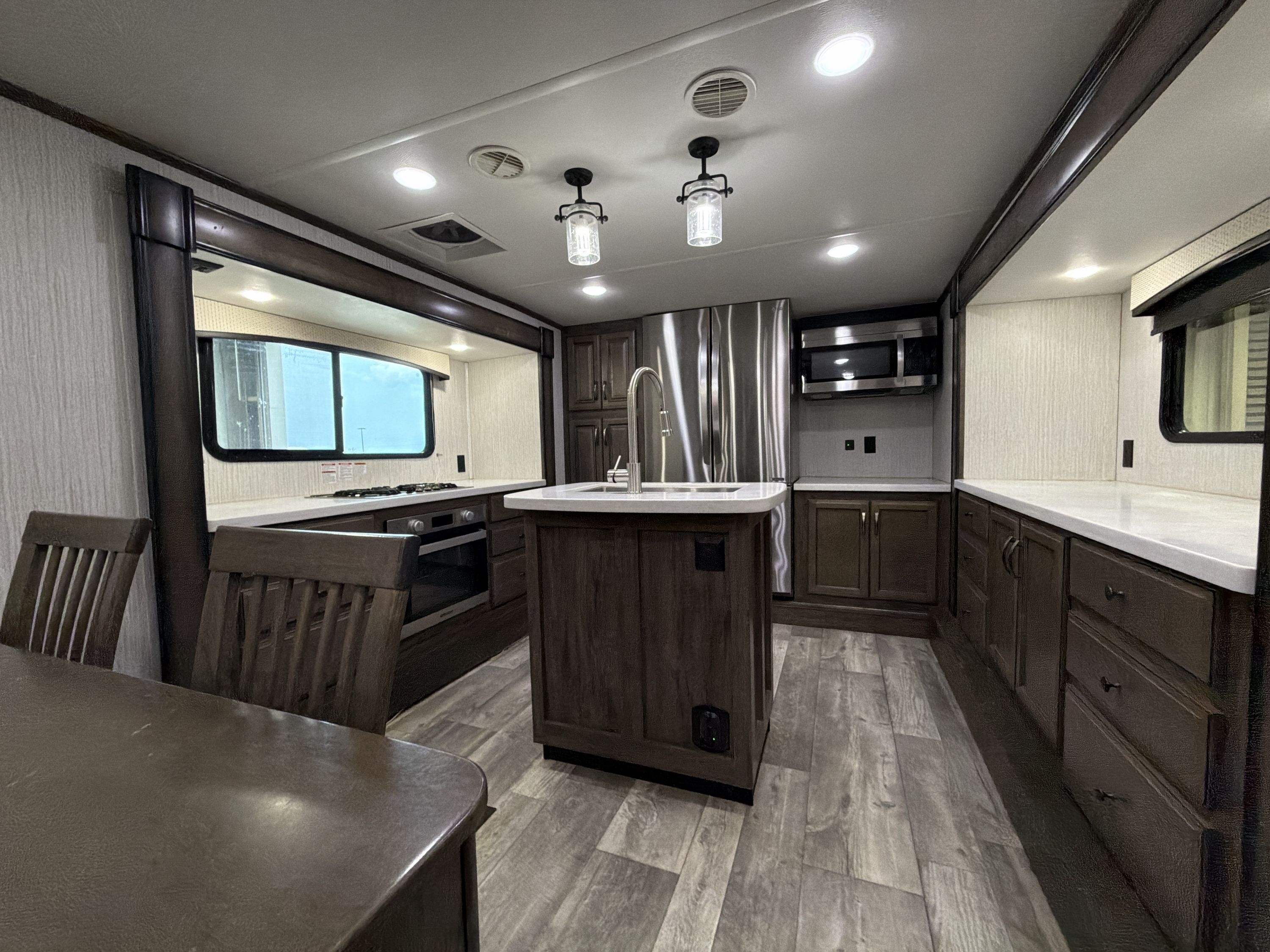 2020 Forest River SIERRA 38FKOK in alvarado TX