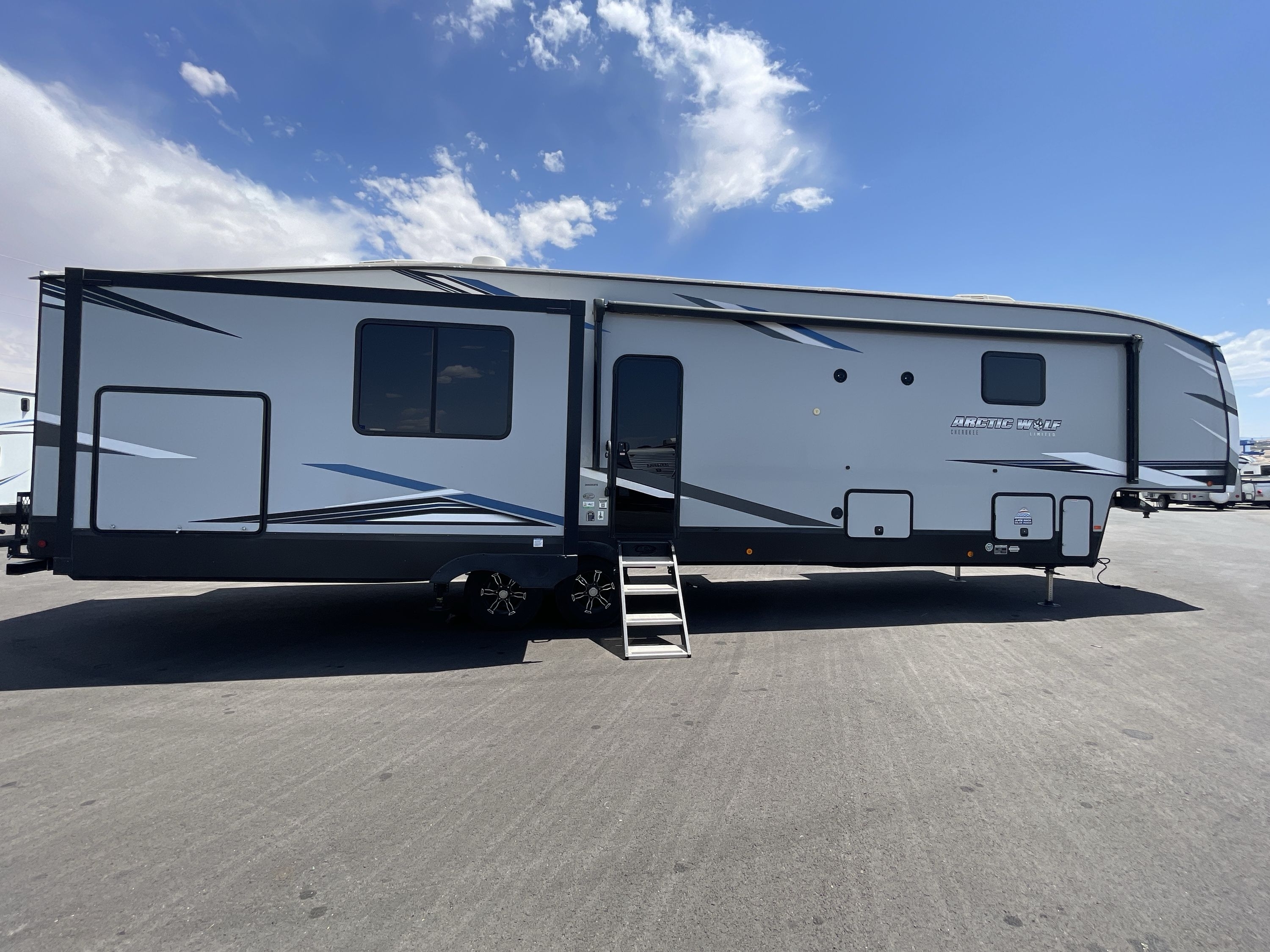 2022 Forest River ARCTIC WOLF 3660 SUITE in st. george UT