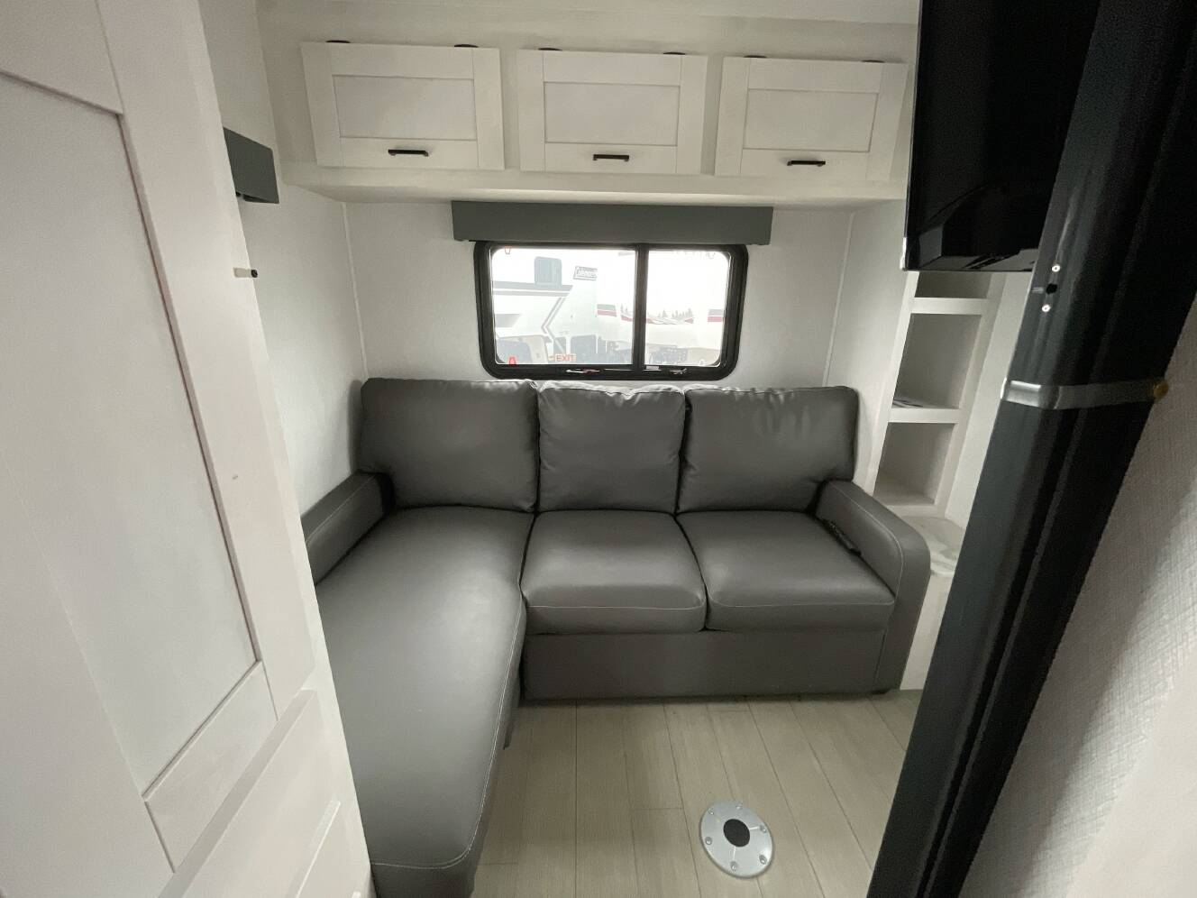 A photo of this 2024 East To West ENTRADA M-CLASS 24RL