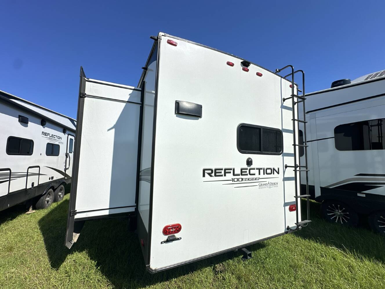 A photo of this 2025 Grand Design REFLECTION 100 SERIES 22RK