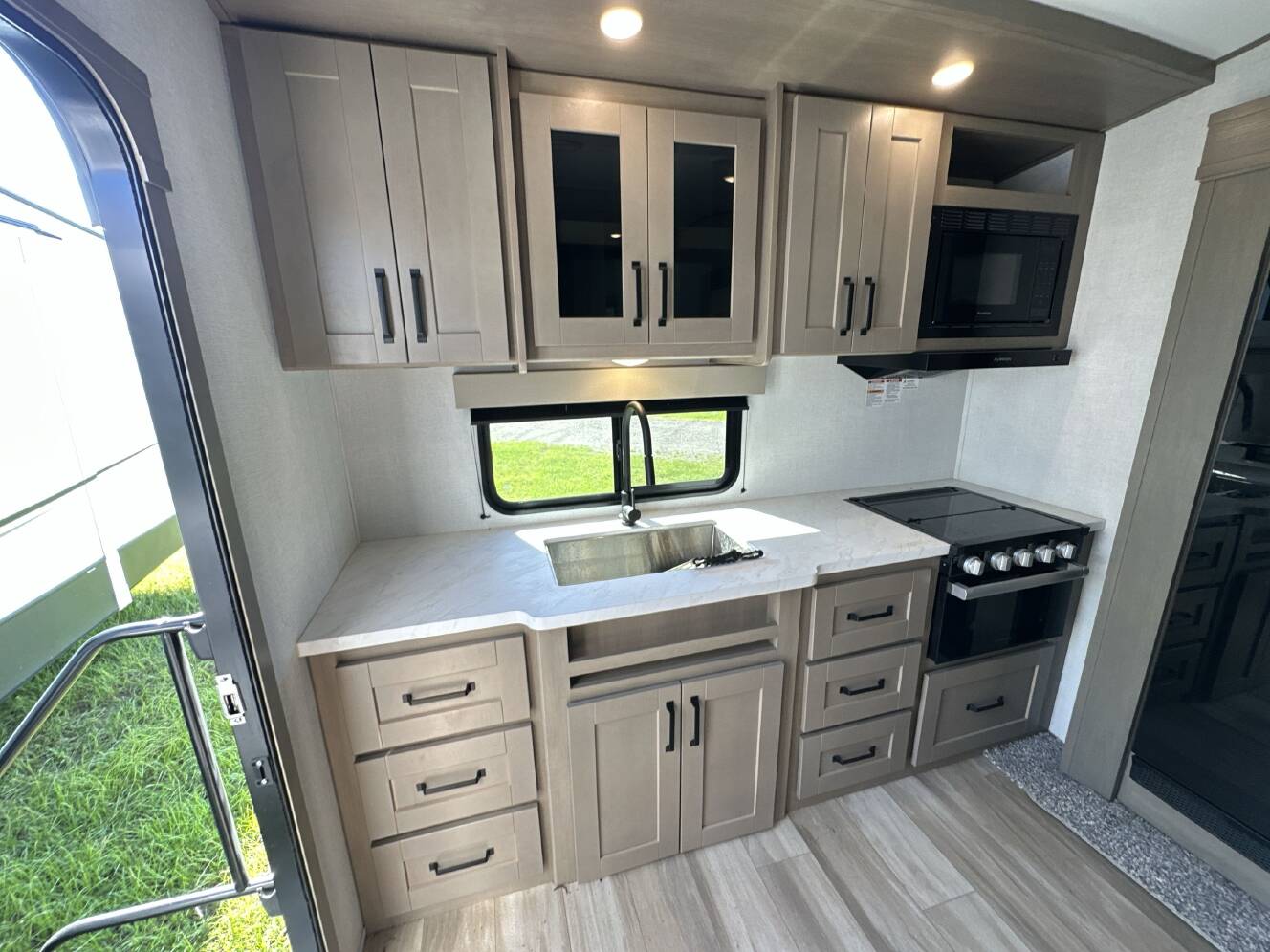A photo of this 2025 Grand Design REFLECTION 100 SERIES 22RK