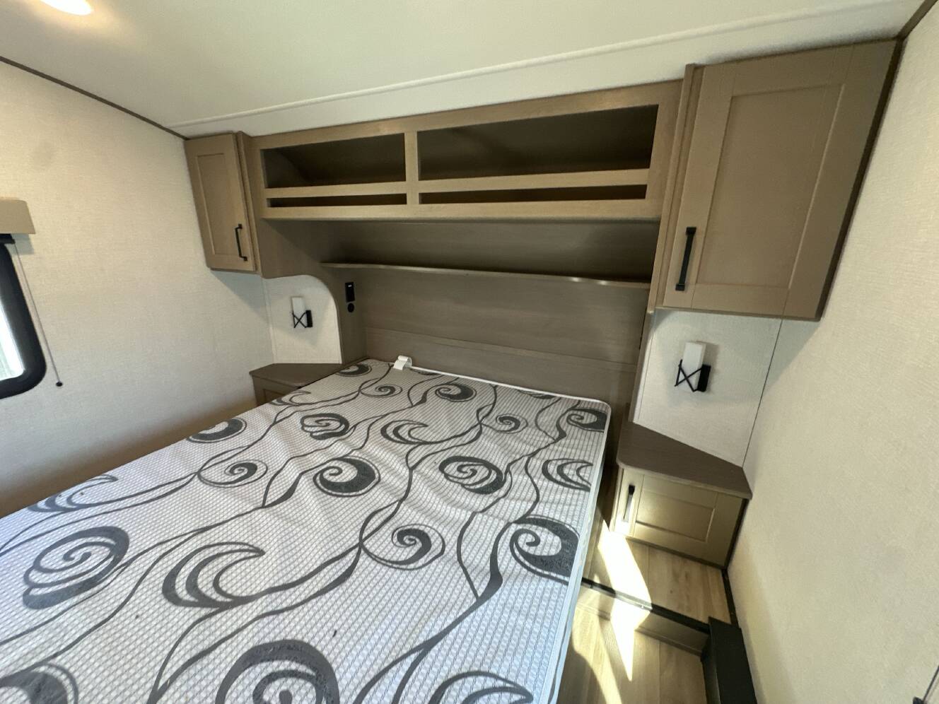 A photo of this 2025 Grand Design REFLECTION 100 SERIES 22RK