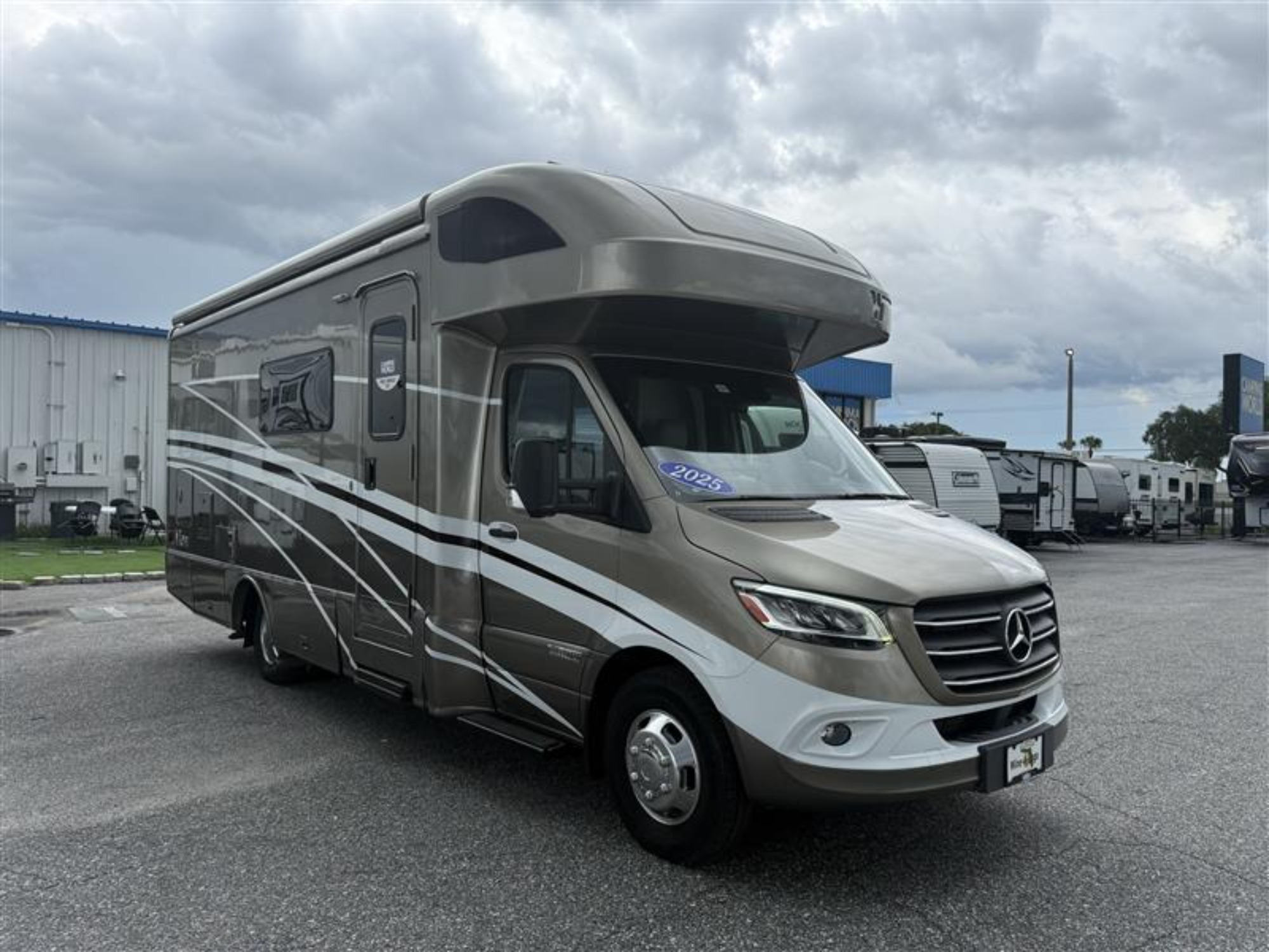 2025 Winnebago VIEW 24D RV